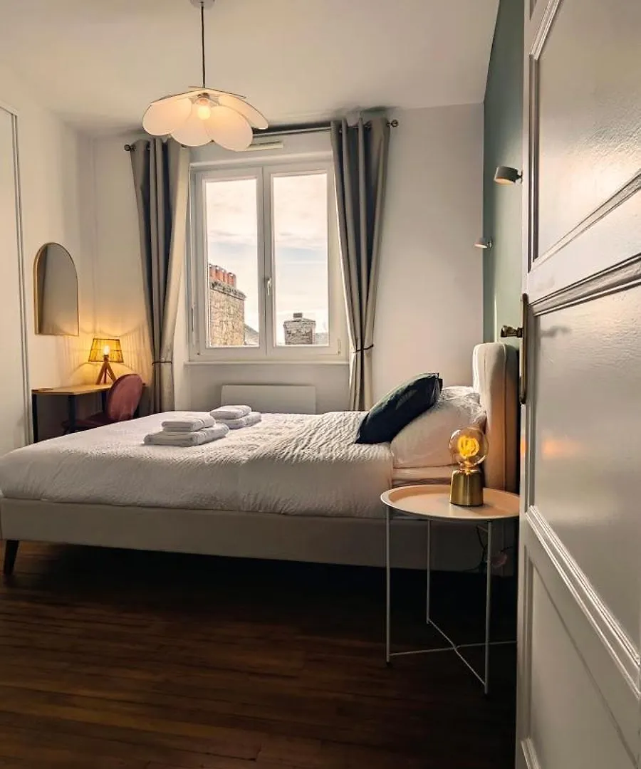 Appartement T3 Centre Ville Parking Динан Апартаменты